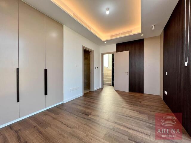 detachedHouse-21-1-luxury-villa-in-ayia-thekla-6154.jpg
