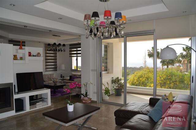 detachedHouse-21-VILLA-CYPRUS-4491.jpeg