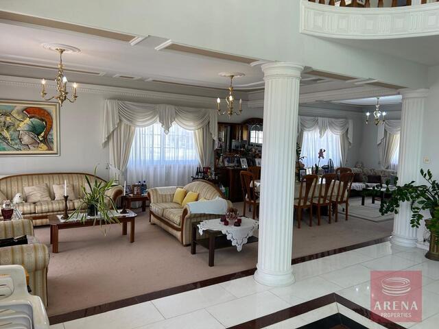 detachedHouse-9-VILLA-DEKELIA-8254.jpg