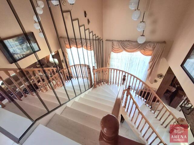 detachedHouse-19-5-BED-VILLA-LIVADIA-9182-6.jpg