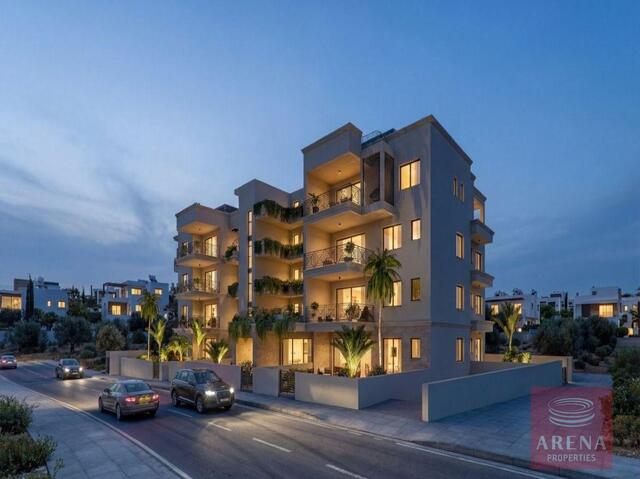 penthouse-6a390b6dbacd3-24.jpg