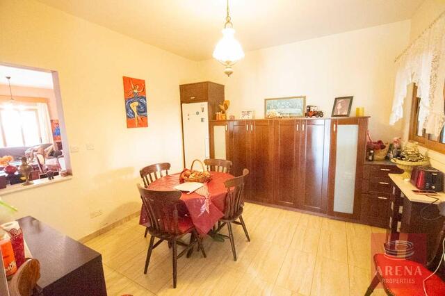 detachedHouse-35-5-bed-villa-in-Pervolia-6045.jpg