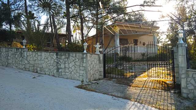 bungalow-1-HOUSE-IN-LAGEIA-9326.jpeg