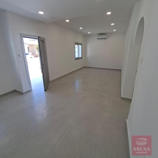 3 Bedroom Bungalow for sale in Agios Nicolaos - Fully Renovated – photo 10