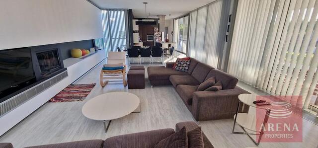 bungalow-69c15379276ad.jpg