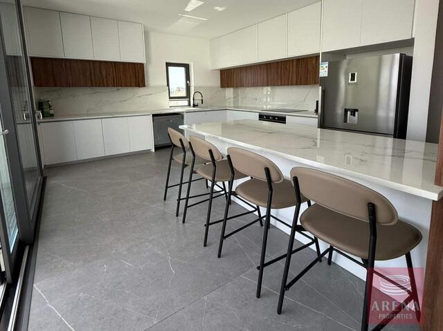 Elegant Penthouse in Sotiros|Near New Marina Area – photo 5