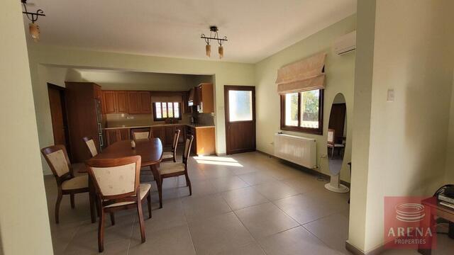 detachedHouse-23-5-Bed-villa-in-Paralimni-5841.jpeg