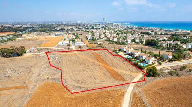 Touristic field in Agia Thekla – photo 4