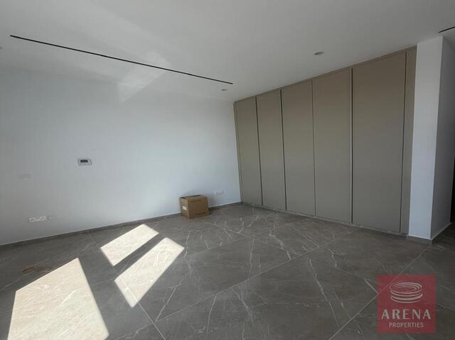 2 Bed Penthouse in New Marina Area – photo 8