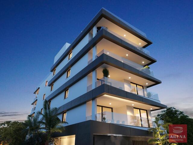 apartment-17-2-bed-apts-near-mall-765-2.jpg
