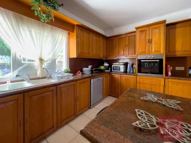 Luxury 6 Bed-Villa For Sale In Ayia Napa – photo 25
