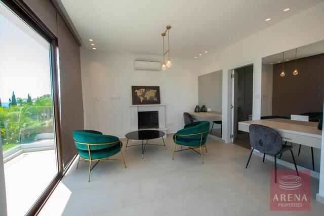 Luxury 5-Bedroom Seafront Villa in Ayia Thekla – photo 21