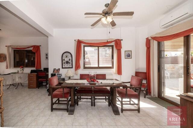 4-Bedroom Villa in the Pernera Area of Protaras – photo 11