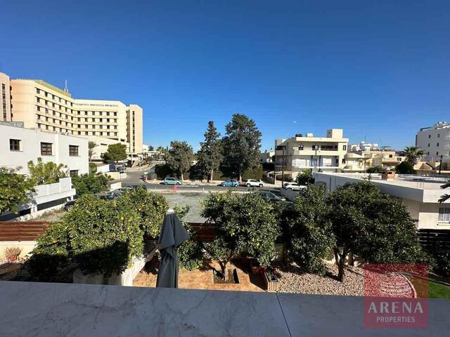 detachedHouse-38-4-BED-VILLA-IN-LARNACA-8978.jpg