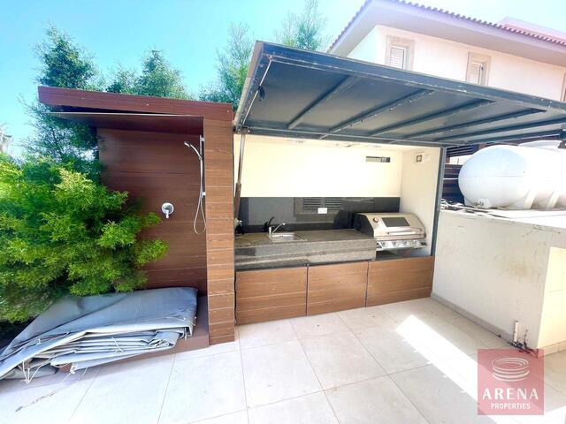 detachedHouse-4-5-BED-VILLA-IN-PERVOLIA-8296.jpg