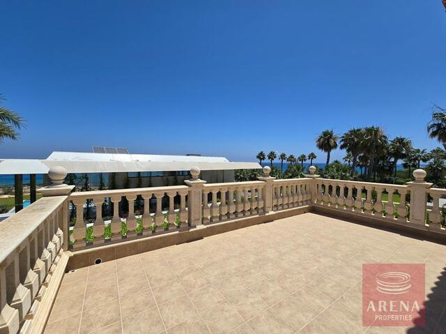 detachedHouse-7-4-BED-VILLA-CAPE-GRECO-8275.jpg