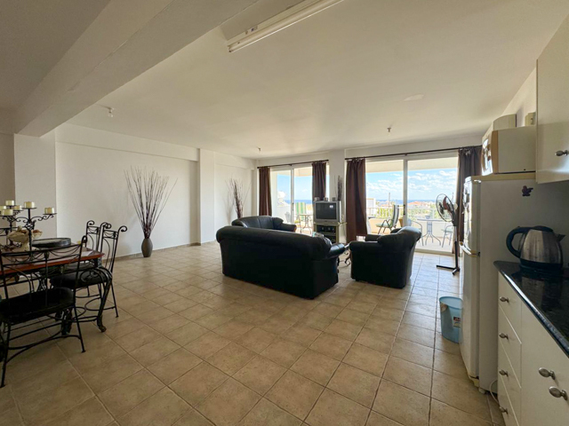 apartment-5-4-BED-APT-DERYNIA-9351.jpg