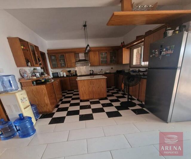 Cosy 4-Bedroom Semi-Detached Villa in Dromolaxia, Larnaca – photo 4