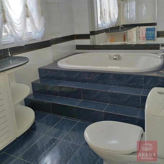 detachedHouse-19-6-BED-VILLA-KOKKINES-7499.jpeg