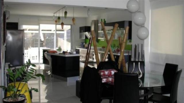 detachedHouse-SANY0016-Small-20120111-161724.jpg