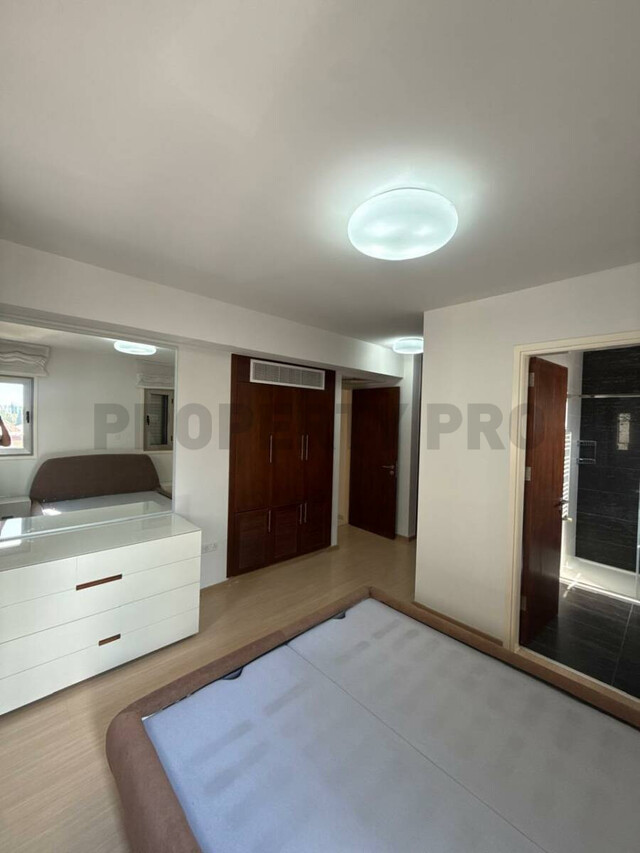 For Rent, Three-Bedroom Whole Floor Apartment in Acropolis – photo 5