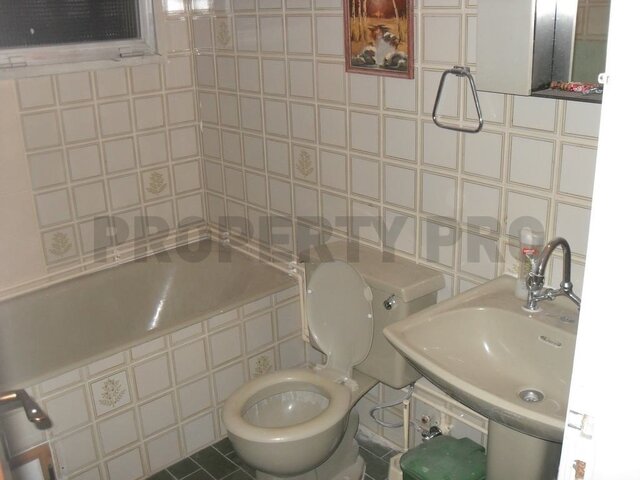 apartment-27-Toilet-Copy.jpg