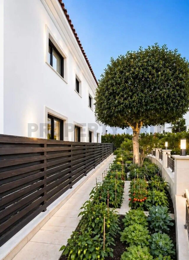 For Sale, Impressive Five-Bedroom Detached House in a Prime Location in Latsia – photo 4