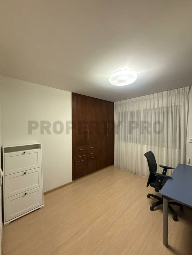 For Rent, Three-Bedroom Whole Floor Apartment in Acropolis – photo 10