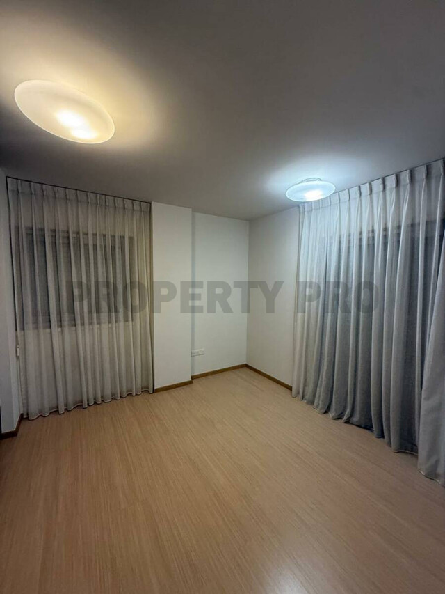 For Rent, Three-Bedroom Whole Floor Apartment in Acropolis – photo 16