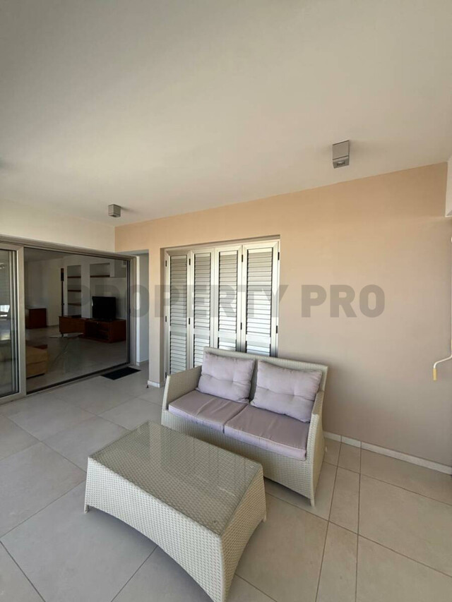For Rent, Three-Bedroom Whole Floor Apartment in Acropolis – photo 19