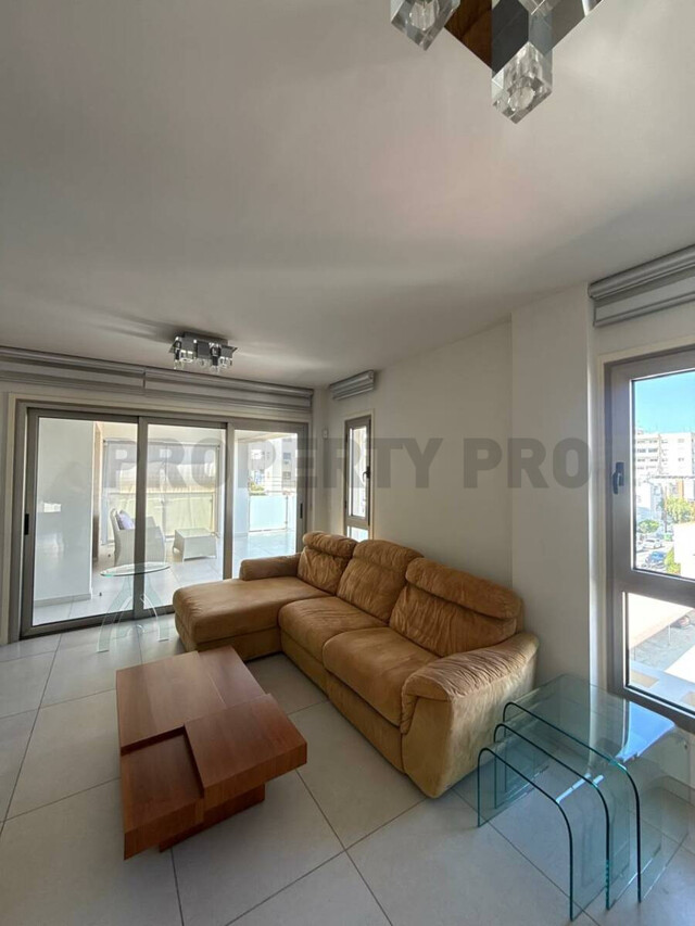 For Rent, Three-Bedroom Whole Floor Apartment in Acropolis – photo 21