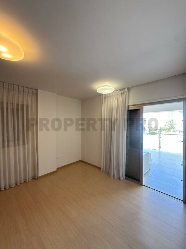 For Rent, Three-Bedroom Whole Floor Apartment in Acropolis – photo 14