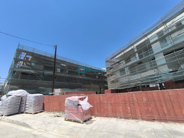 Modern 1 Bedroom  Apartment Top Floor With Communal Pool Dhekelia Road – photo 1