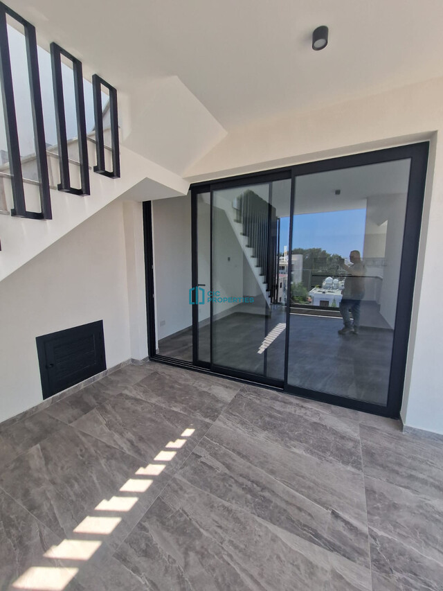 Modern Penthouse Apartment in Vibrant Kamares Area – photo 15
