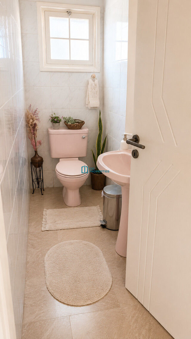 detachedHouse-6a0d775a9d8a4.jpg