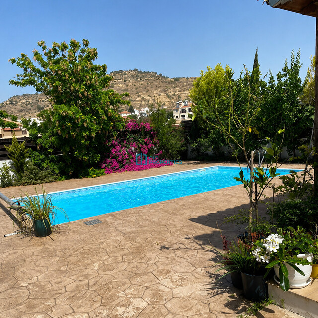 3-Bed Detached House with Pool in Oroklini – photo 2