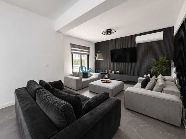 Recently Renovated - Three Bedroom + 1 Office  Detached House in Oroklini With Private Pool And Landscaping Garden Area – photo 5