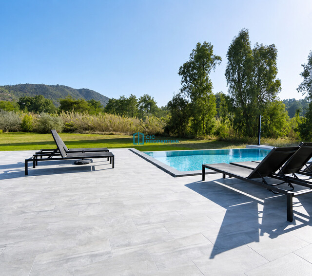 Spacious Mosfiloti 4 Bedroom Home with Private Overflow Pool Sitting On a Large Plot – photo 4