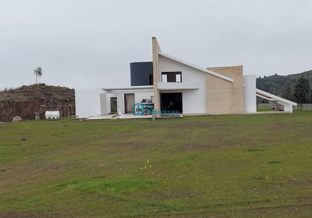 Incomplete - Spacious 4 Bedroom House in Mosfiloti with Private Pool & Large Plot Area – photo 7