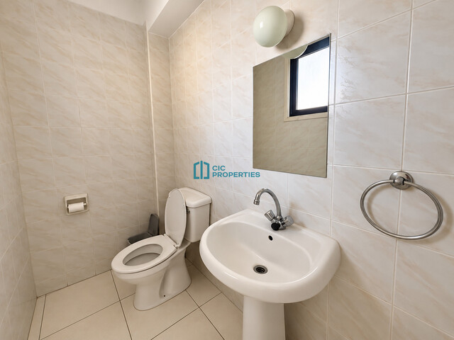 Spacious 90 m2 Office in City Center - Larnaca - For Rent – photo 8