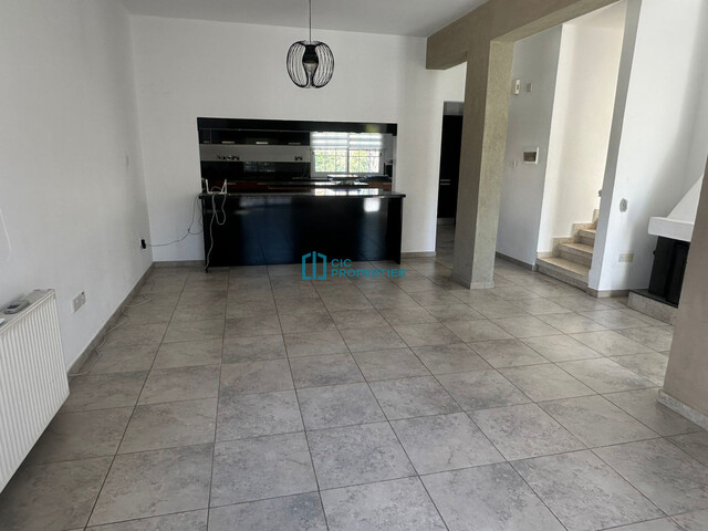 detachedHouse-6a228f733758c.jpg