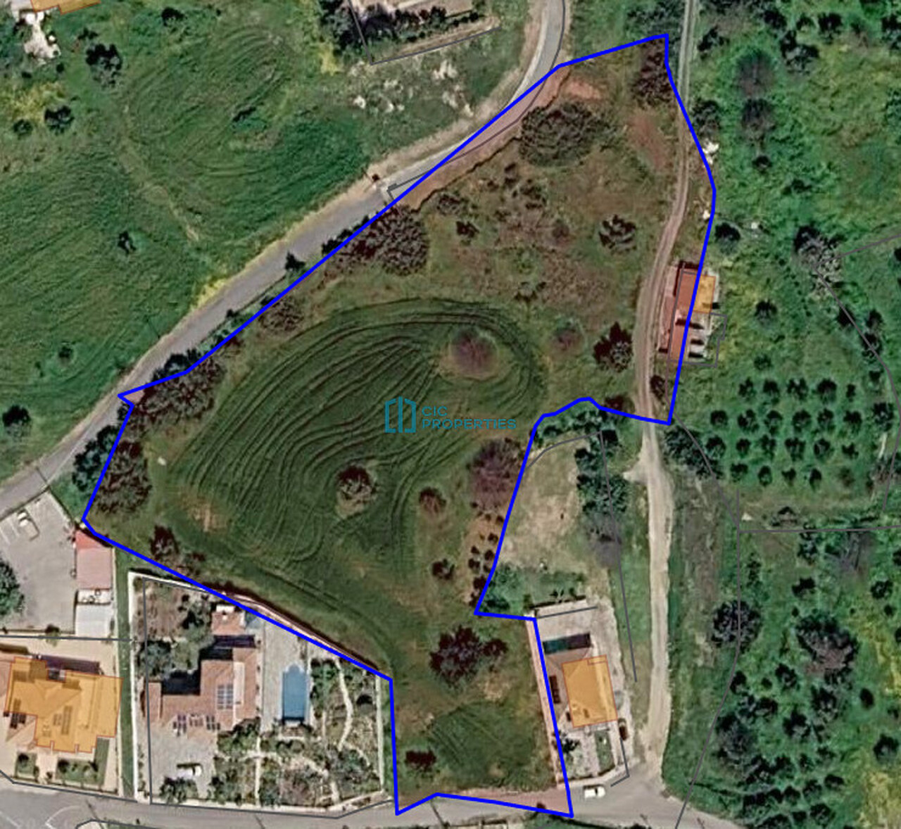 Expansive 9,365 m2 Residential Plot with Village Views in Chirokitia Area – photo 1