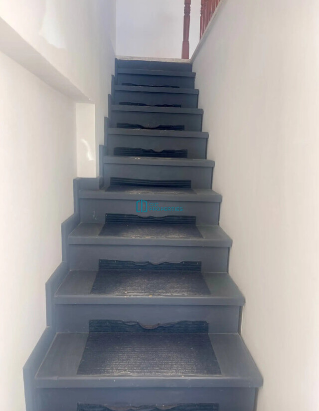 Immediate Passive Income Mixed Use Space  - in Central Chrisopolitisa Area - On Main Road – photo 4