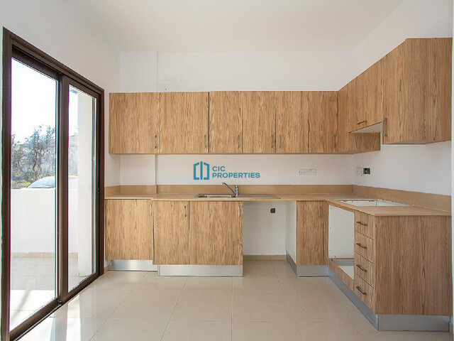 Spacious 2 Bedroom Tersefanou Apartment in Gated Complex with Communal Pool – photo 4