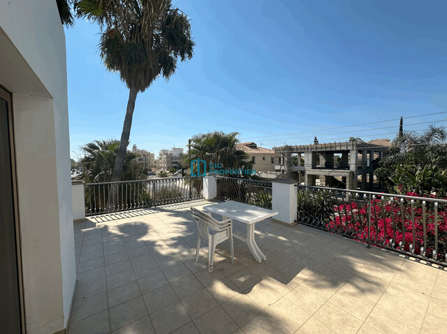 Upper Floor - Spacious 3 Bedroom Apartment in Aradippou Area - Partially Furnished For Rent – photo 24