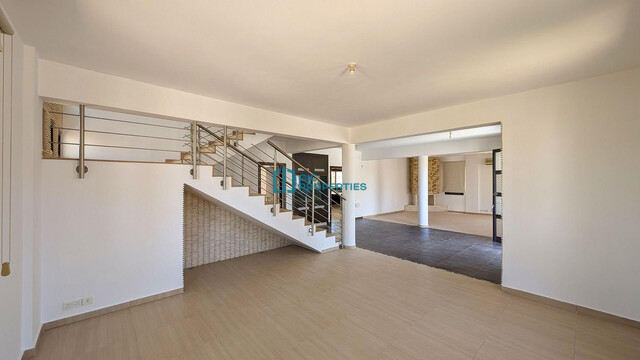 Four-Bedroom mansion in Livadia, Larnaca – photo 10