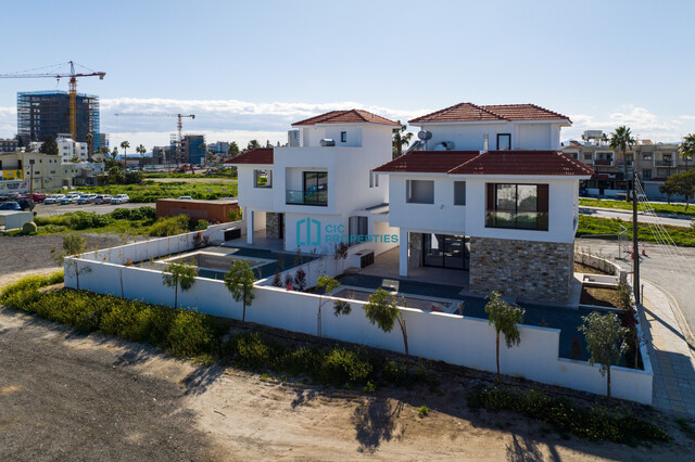 complexLiving-6a55fa767b99d.jpg