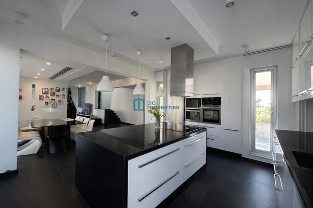 complexLiving-69d69d8116385.jpeg
