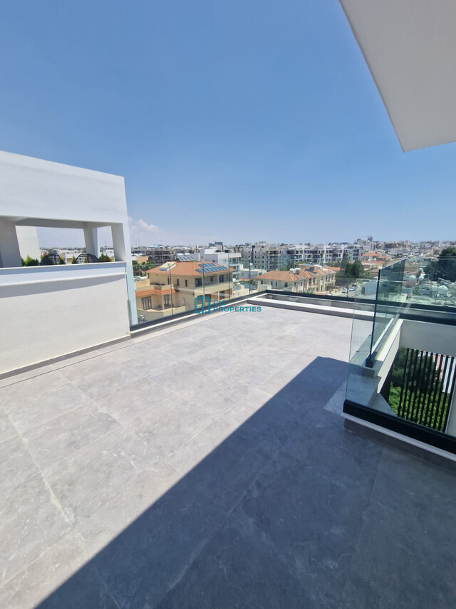 Modern Penthouse Apartment in Vibrant Kamares Area – photo 20