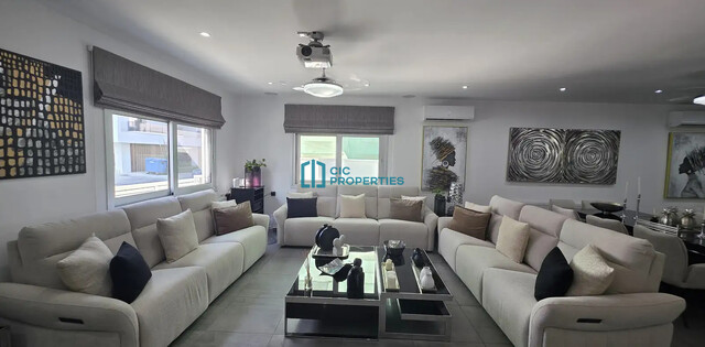 Spacious 3 Bedroom Semi-Detached House in Agios Nikolaos Area with Modern Feautures and Indoor Fireplace – photo 1
